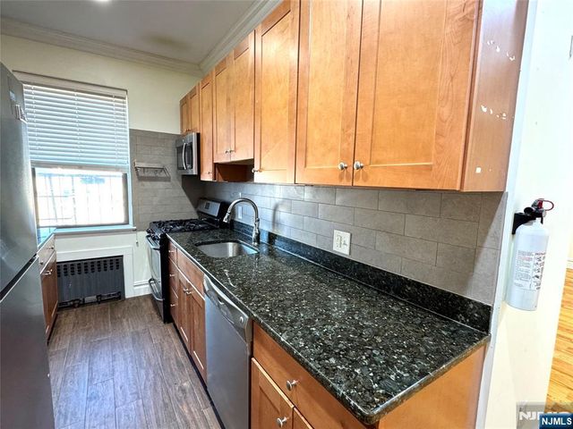 855 Broad Avenue B2, Ridgefield, NJ 07657