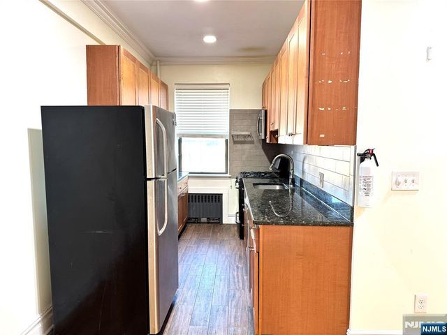 855 Broad Avenue B2, Ridgefield, NJ 07657