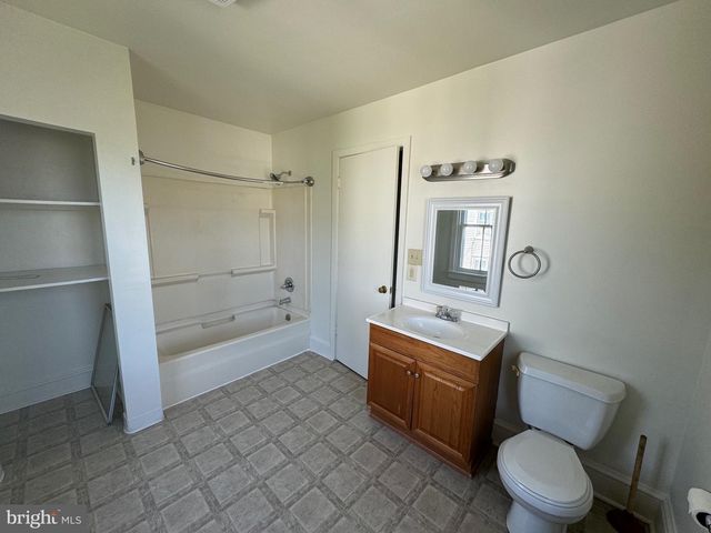 3231 E LINCOLN HWY E, Paradise, PA 17562