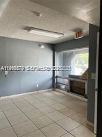 400 NE 44th Street, Oakland Park, FL 33334