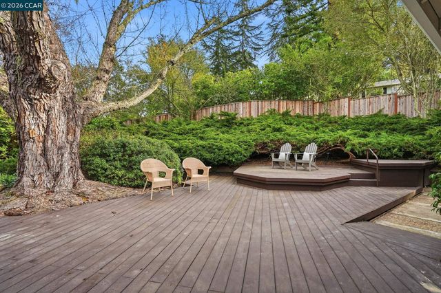 491 Butterfield Pl, Moraga, CA 94556