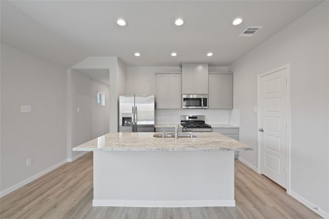 10107 Gold Finch Run, Magnolia, TX 77354