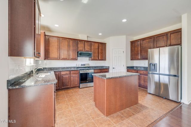 587 Suffolk Road, Johnson City, TN 37615