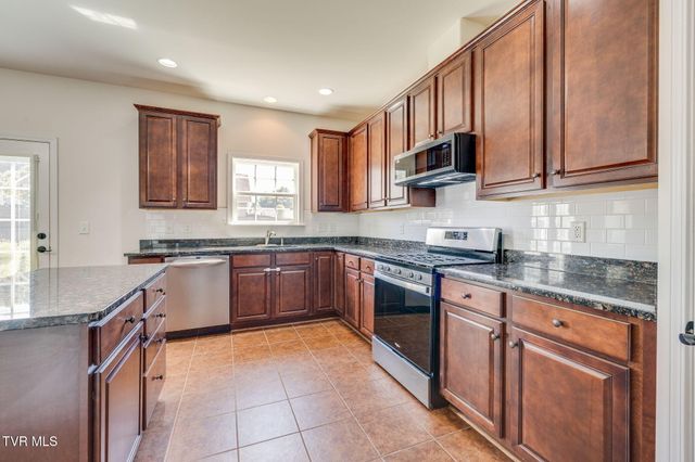 587 Suffolk Road, Johnson City, TN 37615