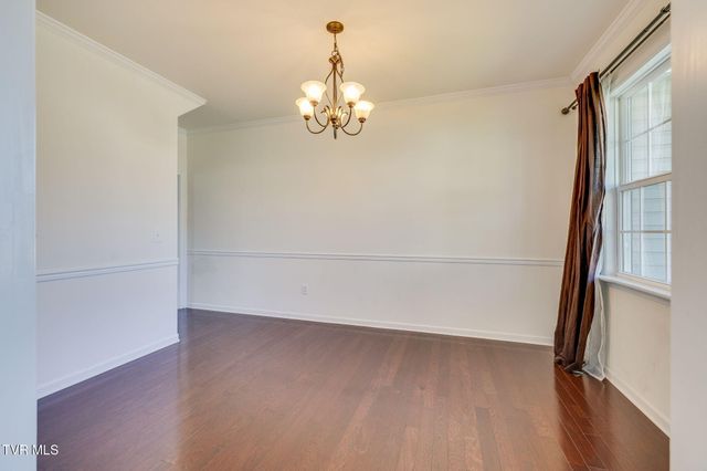 587 Suffolk Road, Johnson City, TN 37615