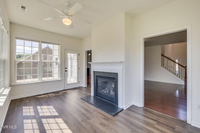 587 Suffolk Road, Johnson City, TN 37615