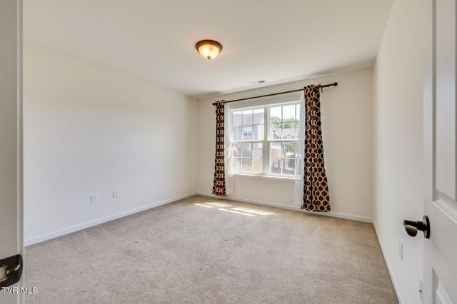 587 Suffolk Road, Johnson City, TN 37615
