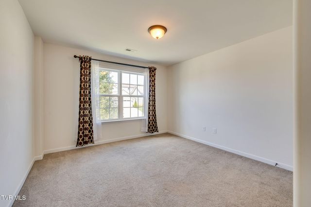 587 Suffolk Road, Johnson City, TN 37615