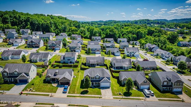 587 Suffolk Road, Johnson City, TN 37615