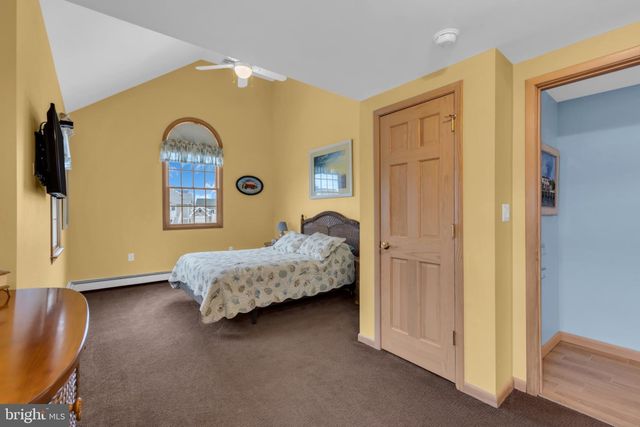 82 JERI ANN DR, Manahawkin, NJ 08050