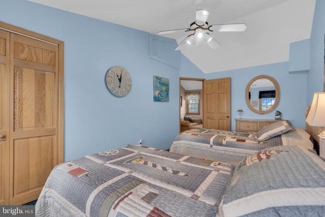 82 JERI ANN DR, Manahawkin, NJ 08050