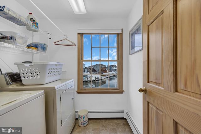 82 JERI ANN DR, Manahawkin, NJ 08050