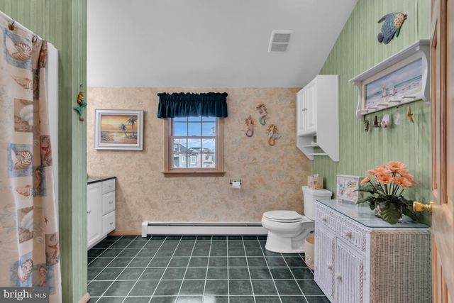 82 JERI ANN DR, Manahawkin, NJ 08050