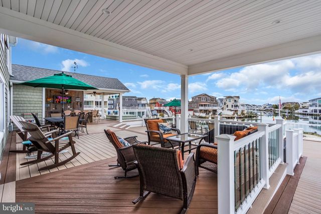 82 JERI ANN DR, Manahawkin, NJ 08050