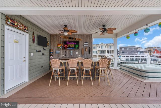 82 JERI ANN DR, Manahawkin, NJ 08050