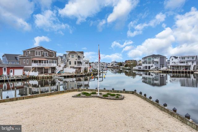 82 JERI ANN DR, Manahawkin, NJ 08050