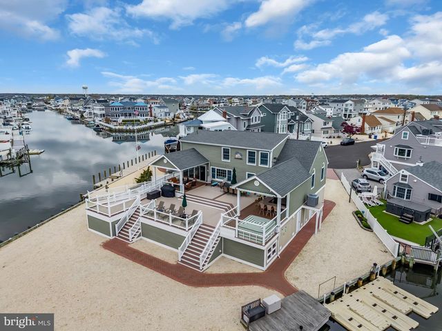 82 JERI ANN DR, Manahawkin, NJ 08050