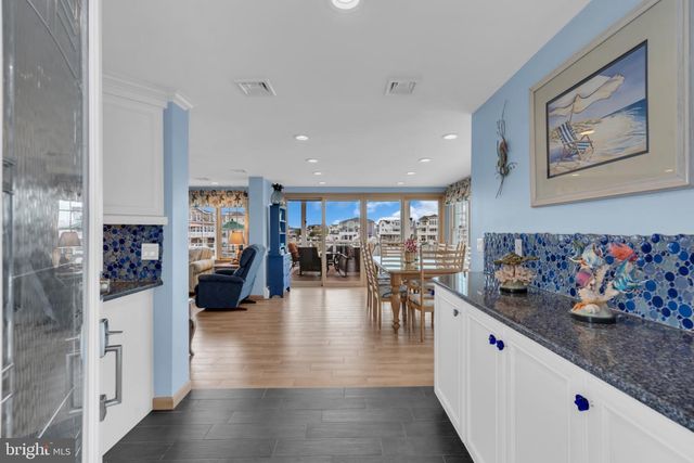 82 JERI ANN DR, Manahawkin, NJ 08050