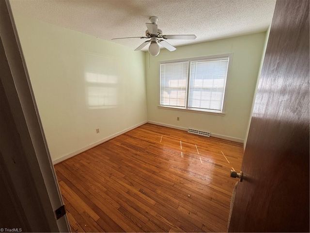 7875 Antioch Church Road, Seagrove, NC 27341