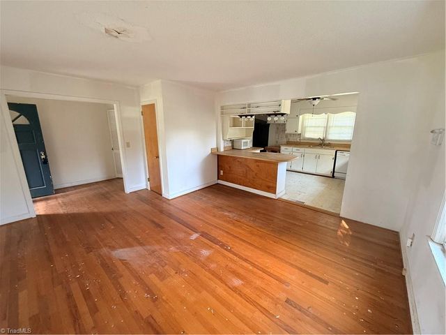 7875 Antioch Church Road, Seagrove, NC 27341