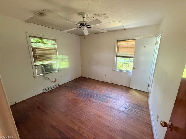 7875 Antioch Church Road, Seagrove, NC 27341