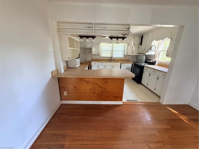 7875 Antioch Church Road, Seagrove, NC 27341
