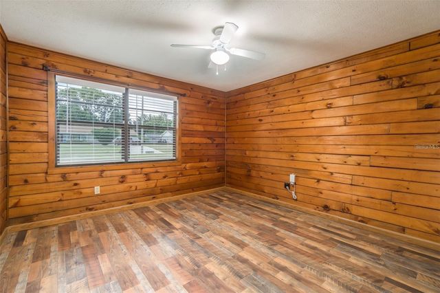 4107 ROBIN WAY, Valrico, FL 33594