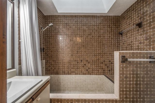 4107 ROBIN WAY, Valrico, FL 33594