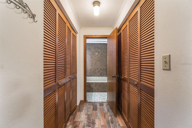 4107 ROBIN WAY, Valrico, FL 33594