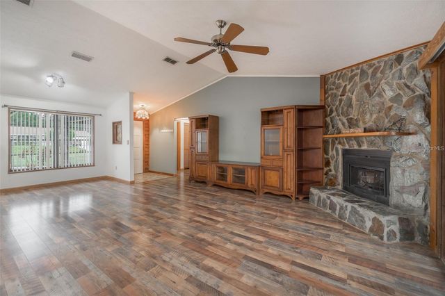 4107 ROBIN WAY, Valrico, FL 33594