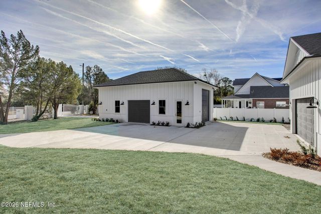 15936 SHARK Road W, Jacksonville, FL 32226