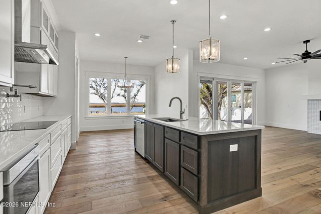 15936 SHARK Road W, Jacksonville, FL 32226