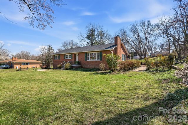 3123 Cheryl Drive, Hendersonville, NC 28792