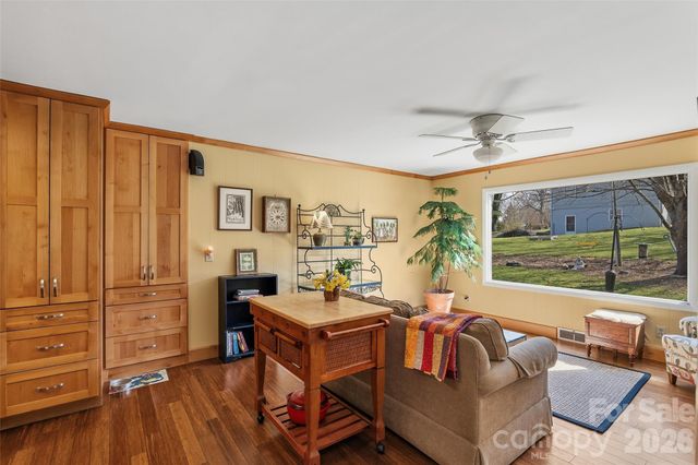 3123 Cheryl Drive, Hendersonville, NC 28792