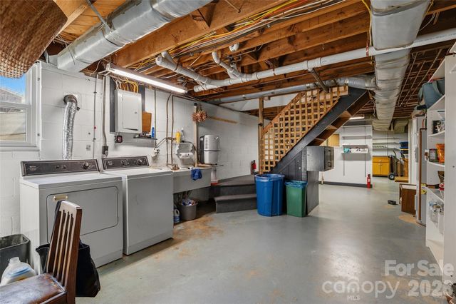 3123 Cheryl Drive, Hendersonville, NC 28792