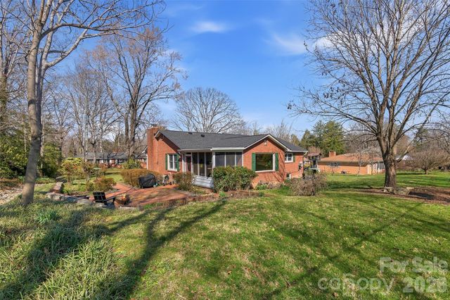 3123 Cheryl Drive, Hendersonville, NC 28792