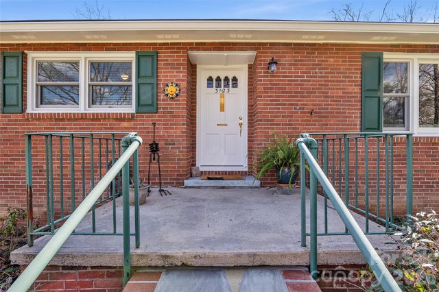 3123 Cheryl Drive, Hendersonville, NC 28792