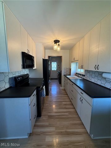 8119 Liberty Avenue, Parma, OH 44129