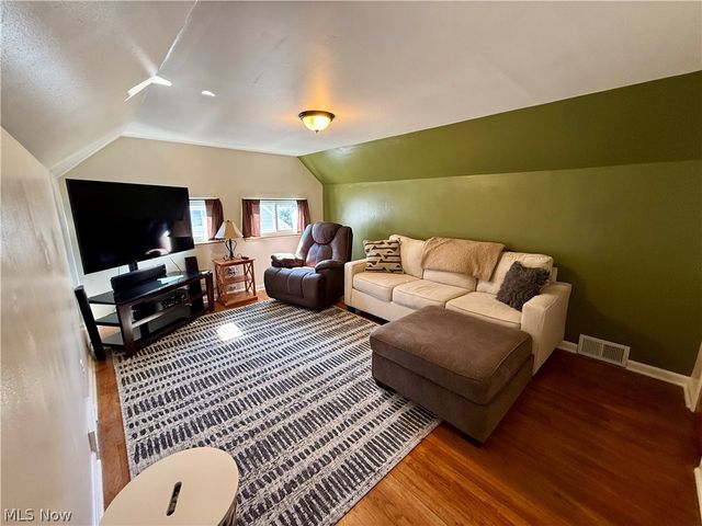 8119 Liberty Avenue, Parma, OH 44129
