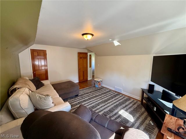 8119 Liberty Avenue, Parma, OH 44129