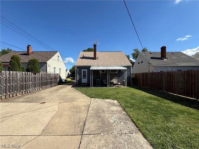 8119 Liberty Avenue, Parma, OH 44129