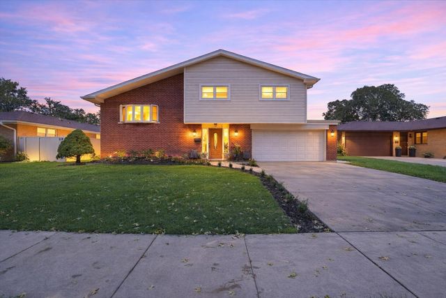 574 W Millers Road, Des Plaines, IL 60016