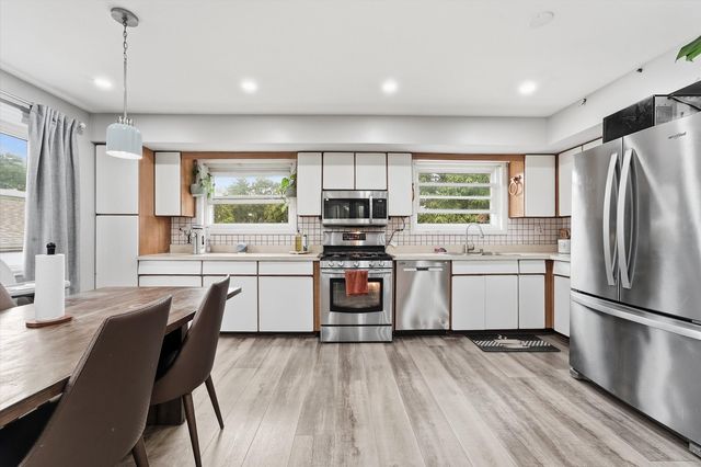 574 W Millers Road, Des Plaines, IL 60016