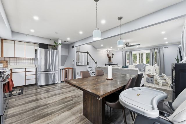 574 W Millers Road, Des Plaines, IL 60016