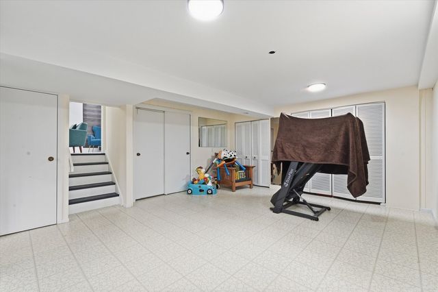 574 W Millers Road, Des Plaines, IL 60016