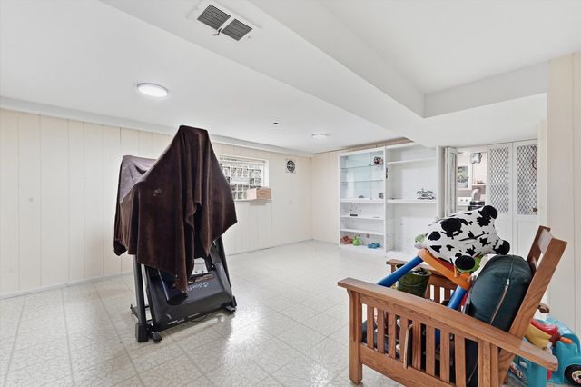574 W Millers Road, Des Plaines, IL 60016