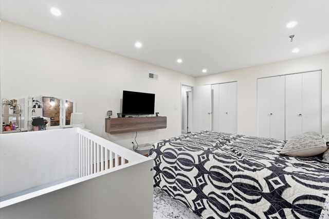 574 W Millers Road, Des Plaines, IL 60016