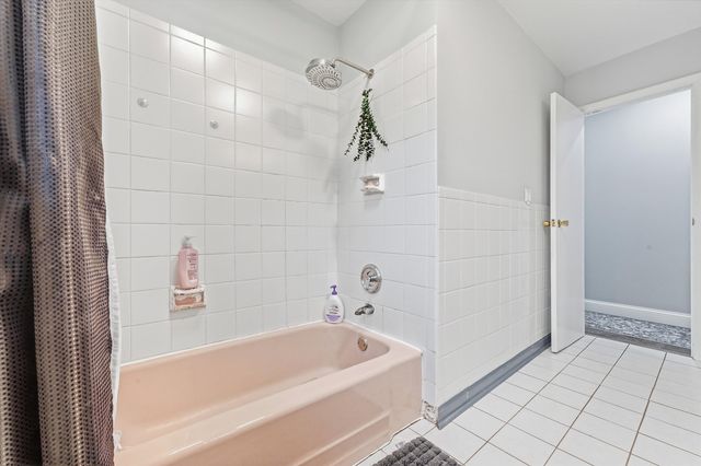 574 W Millers Road, Des Plaines, IL 60016