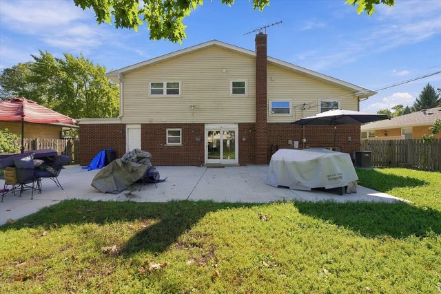 574 W Millers Road, Des Plaines, IL 60016