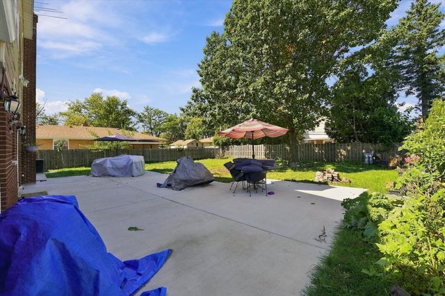 574 W Millers Road, Des Plaines, IL 60016